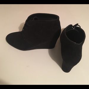 Arizona Lace Up Wedge Booties - Black Size 9